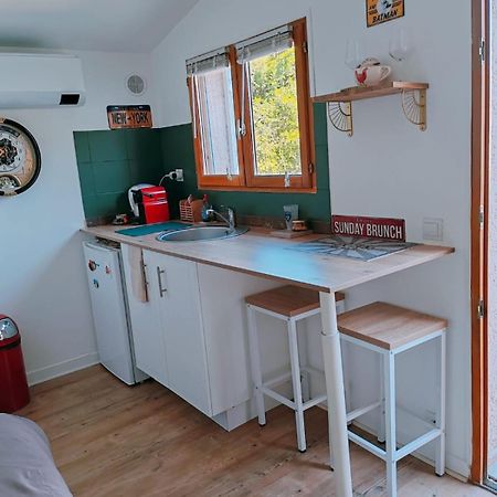 Casa Davia. Studio Independant Meuble. Фуріані Екстер'єр фото